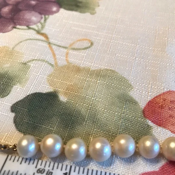 MACYS- AUTHENTIC MATCHED PEARLS, GOLD BEAD SPACERS AND FACETED CRYSTAL NECKLACE - Picture 13 of 16